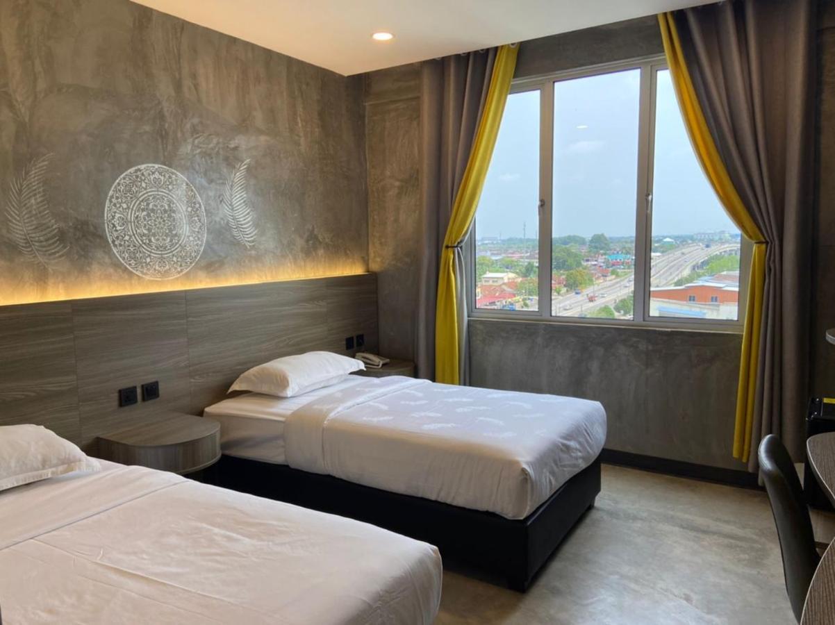 Sri Indar Hotel & Suites Parit Buntar Exterior foto